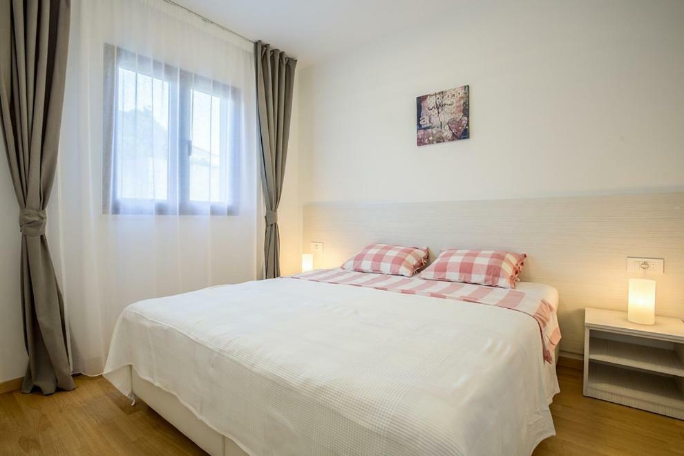 Apartments Jelena Ražanj Zewnętrze zdjęcie